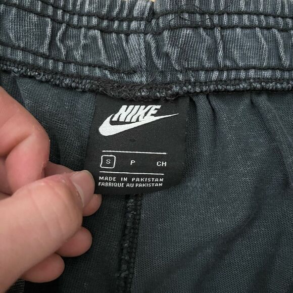 Nike pants - Picture 2 of 2